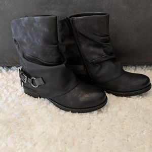 Women's boots size 8